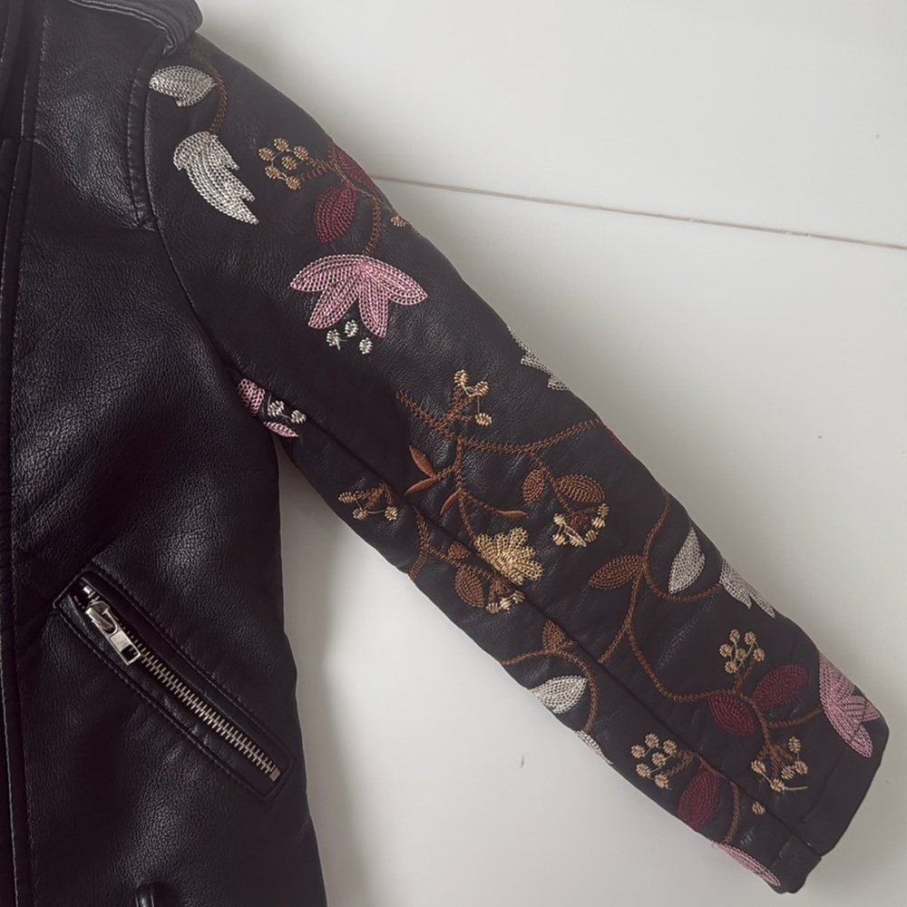 Hannah Banana Black Faux Leather Jacket with Floral Embroidery Girls 10 - Picture 2 of 4